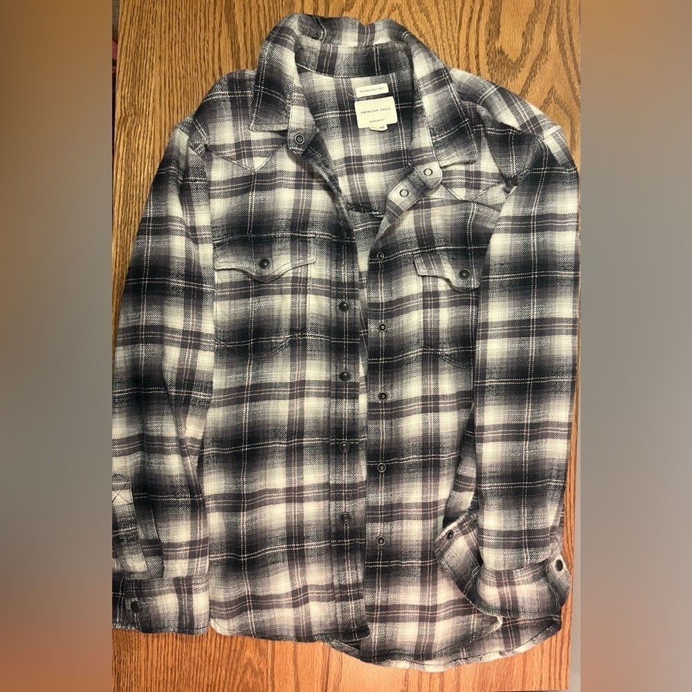 American Eagle Plaid Button Up Women’s Flannel